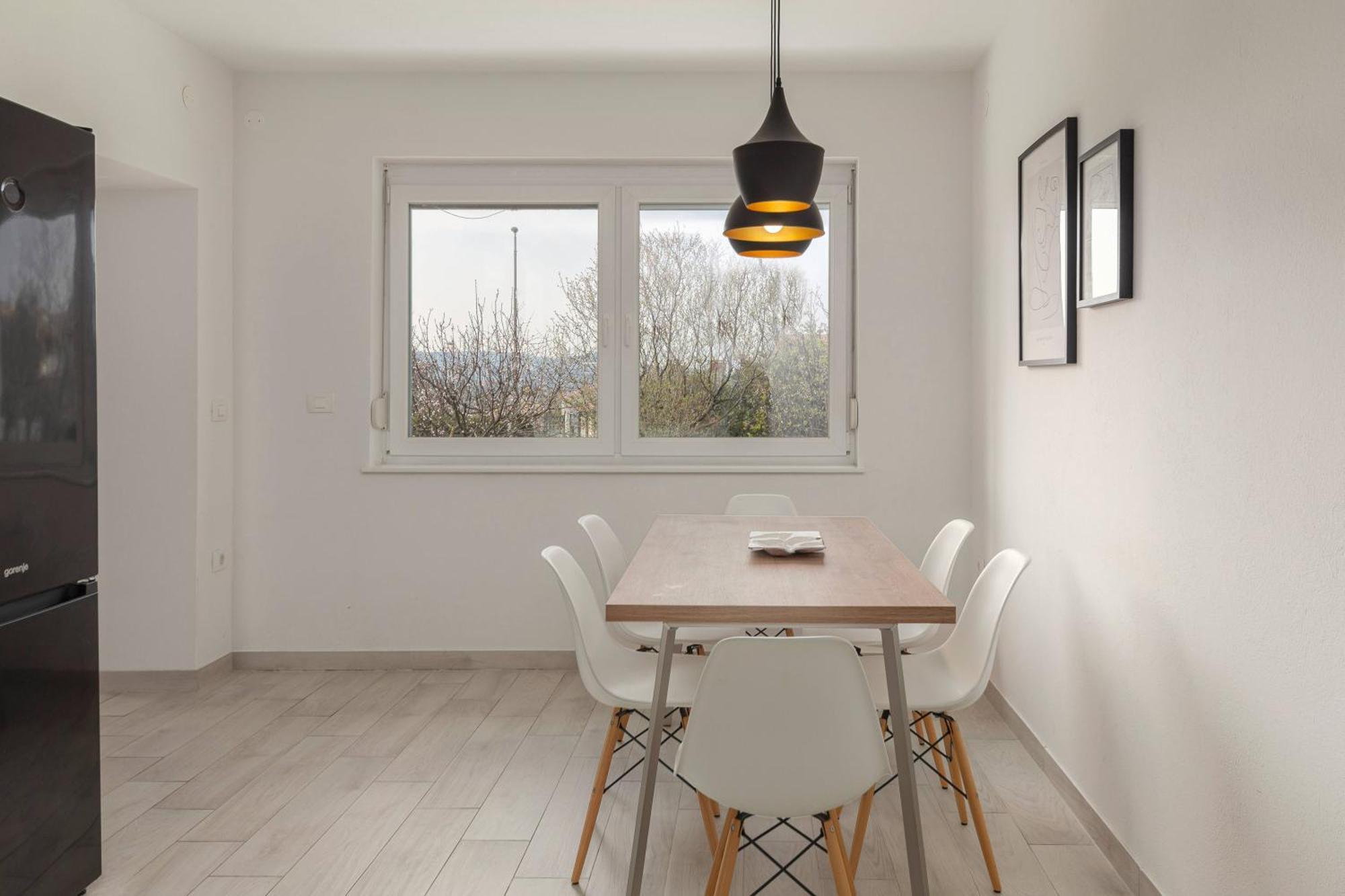 Bright Apartment Копер Екстериор снимка